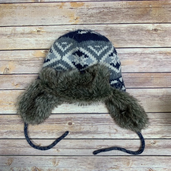 American Eagle Outfitters Accessories - 🛍 American Eagle Fur Blue Trapper Hat